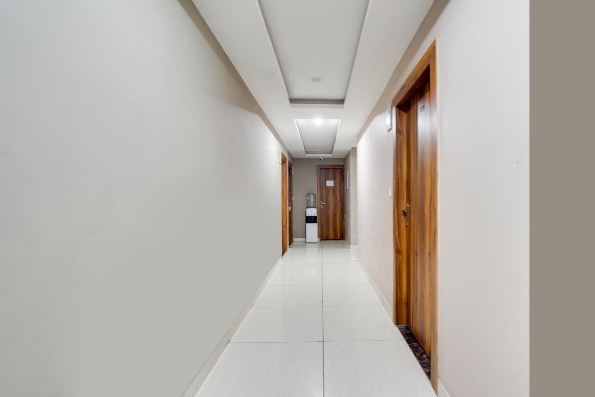 Super Townhouse Tapovan 외부 사진