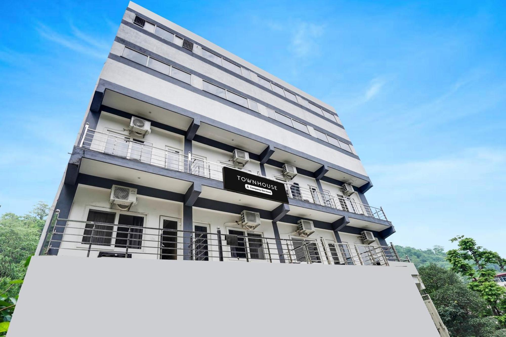 Super Townhouse Tapovan 외부 사진
