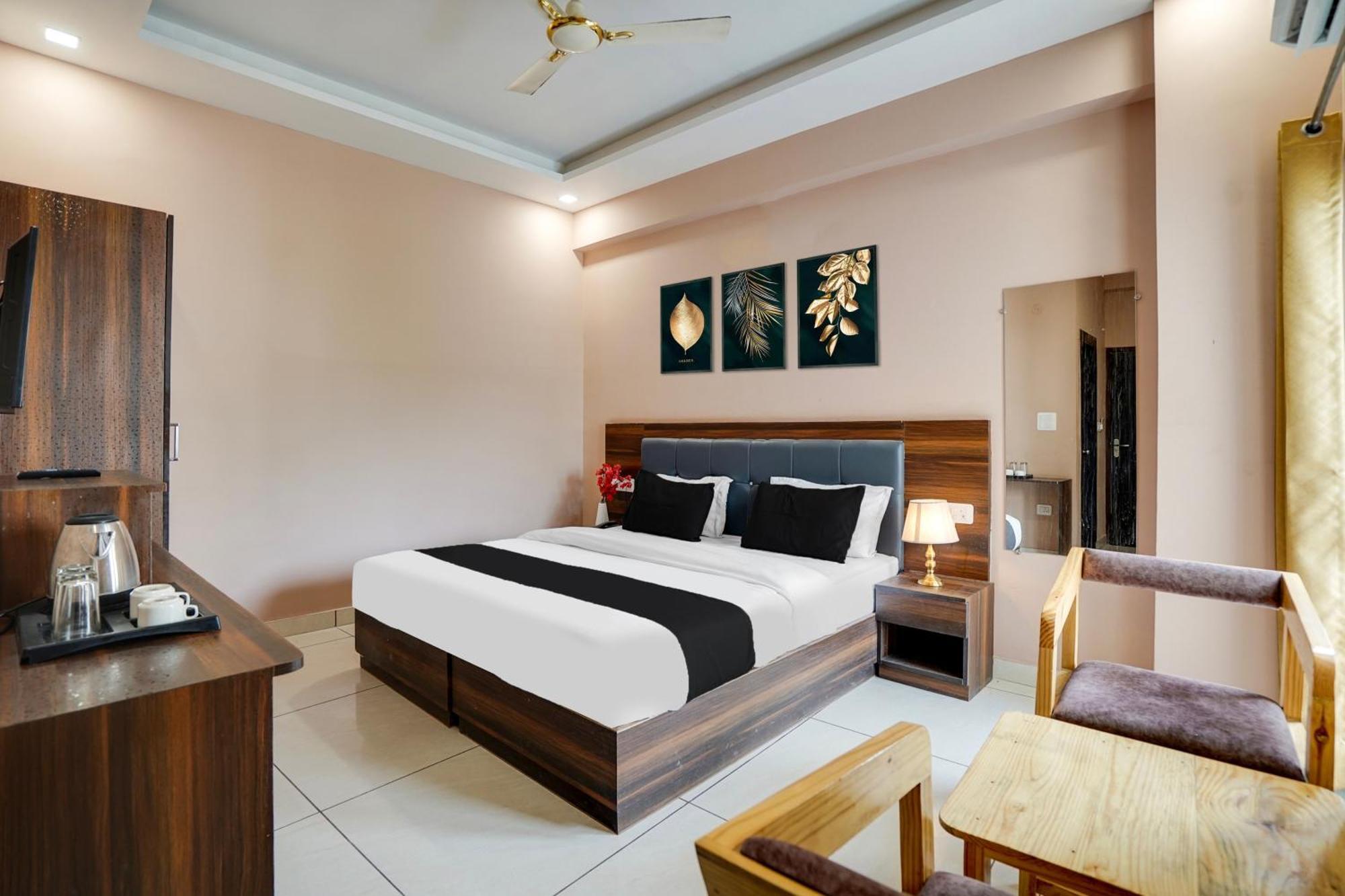 Super Townhouse Tapovan 외부 사진