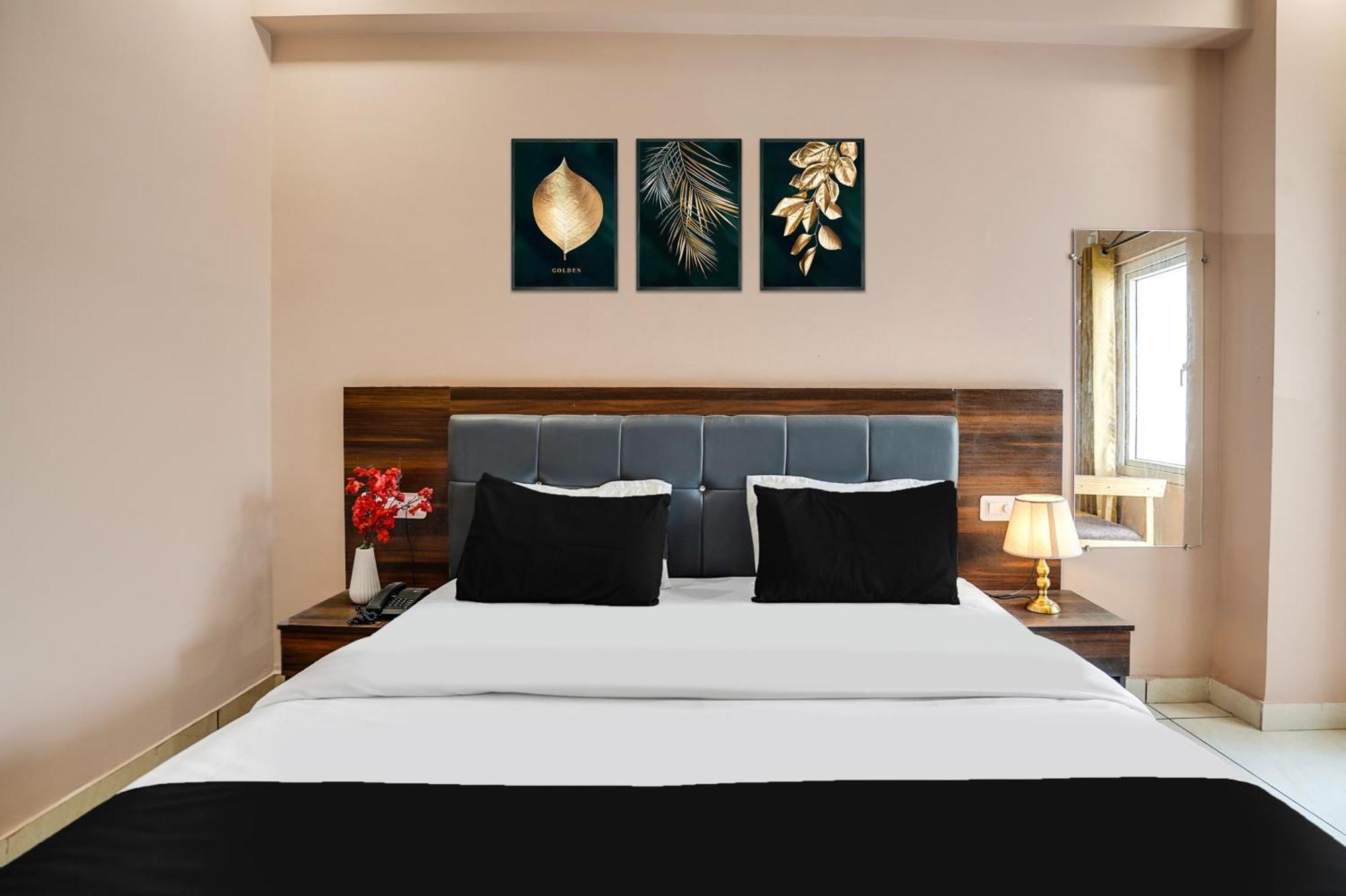 Super Townhouse Tapovan 외부 사진