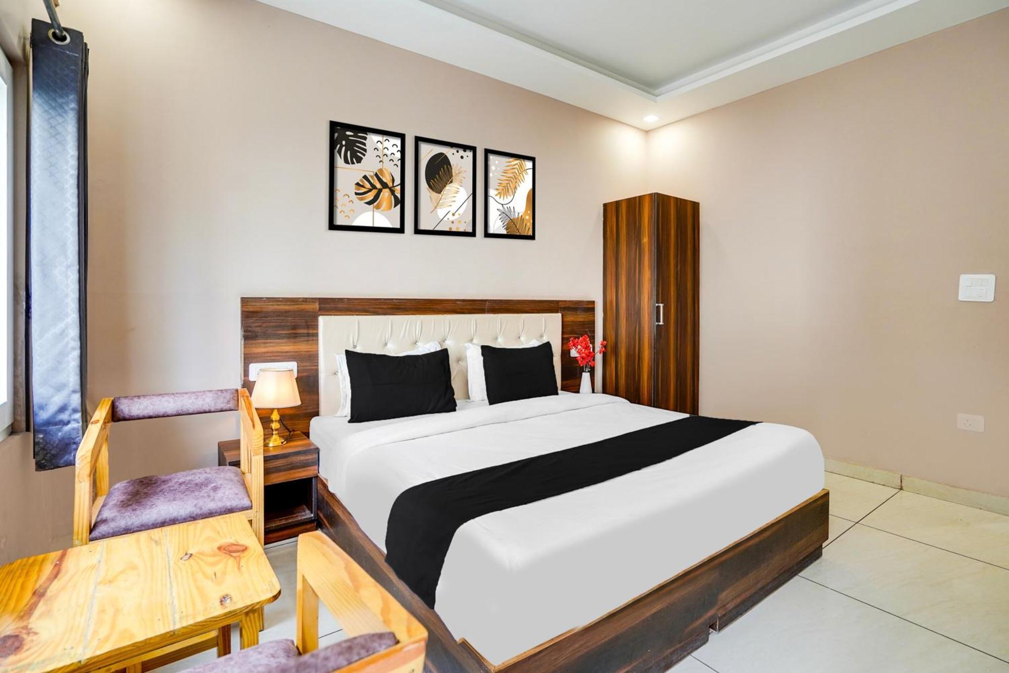Super Townhouse Tapovan 외부 사진