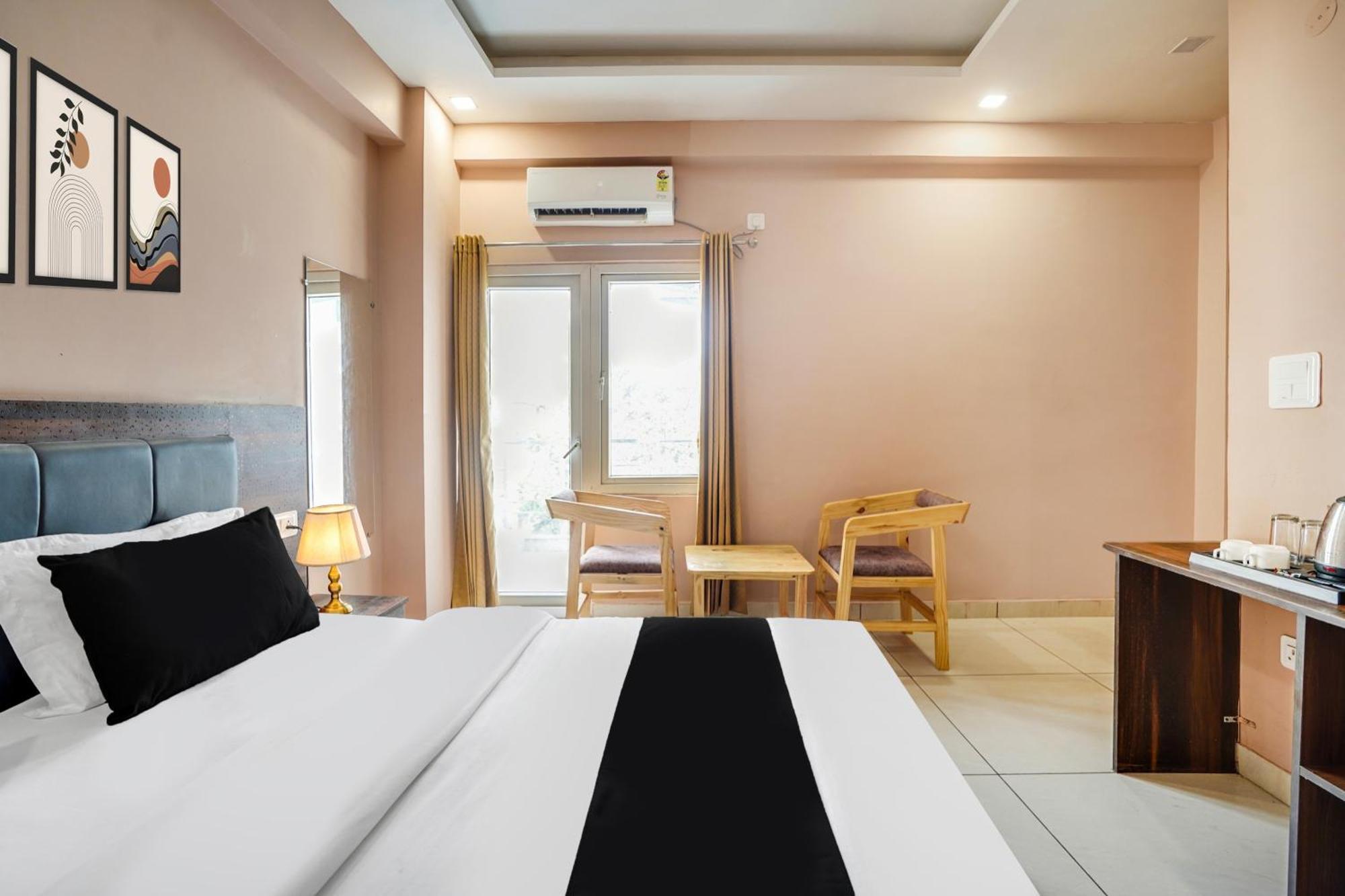Super Townhouse Tapovan 외부 사진