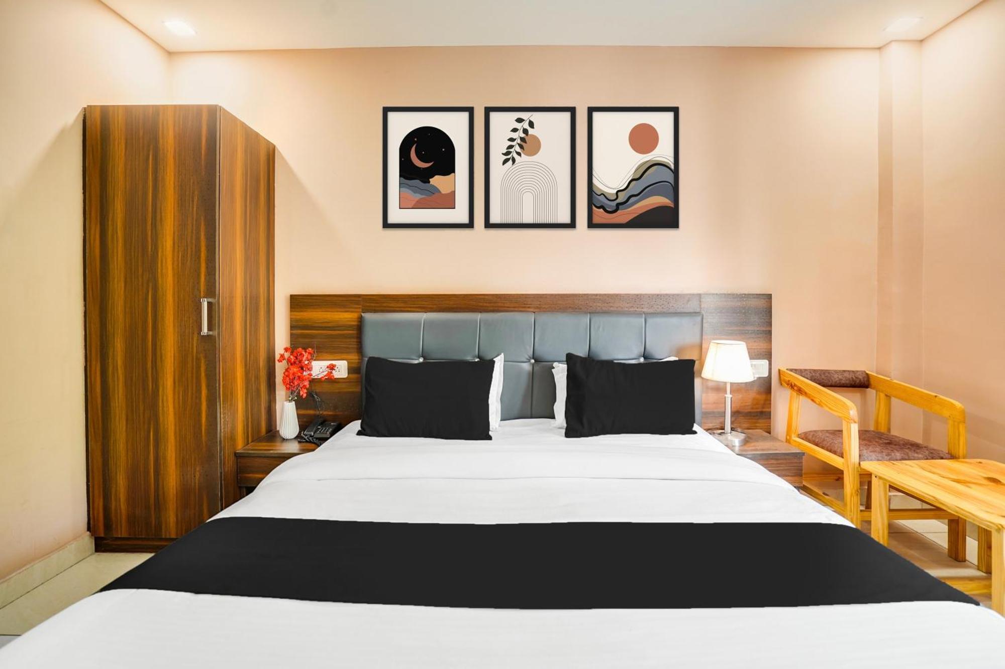 Super Townhouse Tapovan 외부 사진