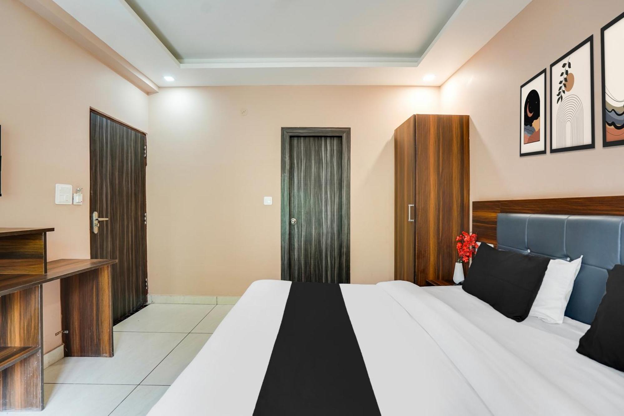 Super Townhouse Tapovan 외부 사진